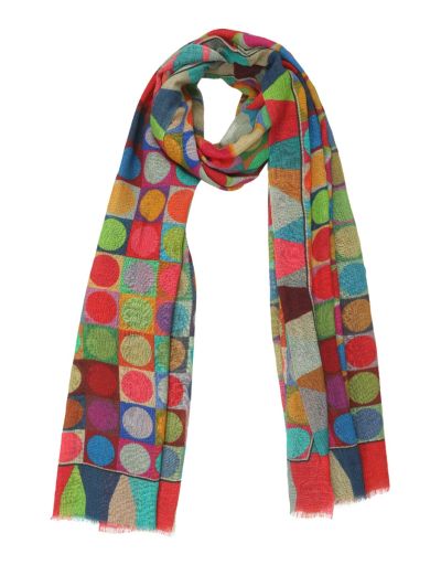 Scarf with colorfull dots
