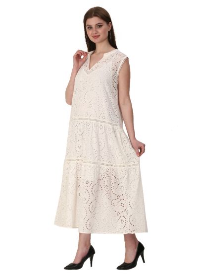 Sleeeveless Longdress in white